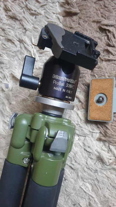 Продам штатив Manfrotto трёхсекционный