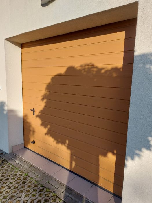 Brama garażowa segmentowa Wiśniowski