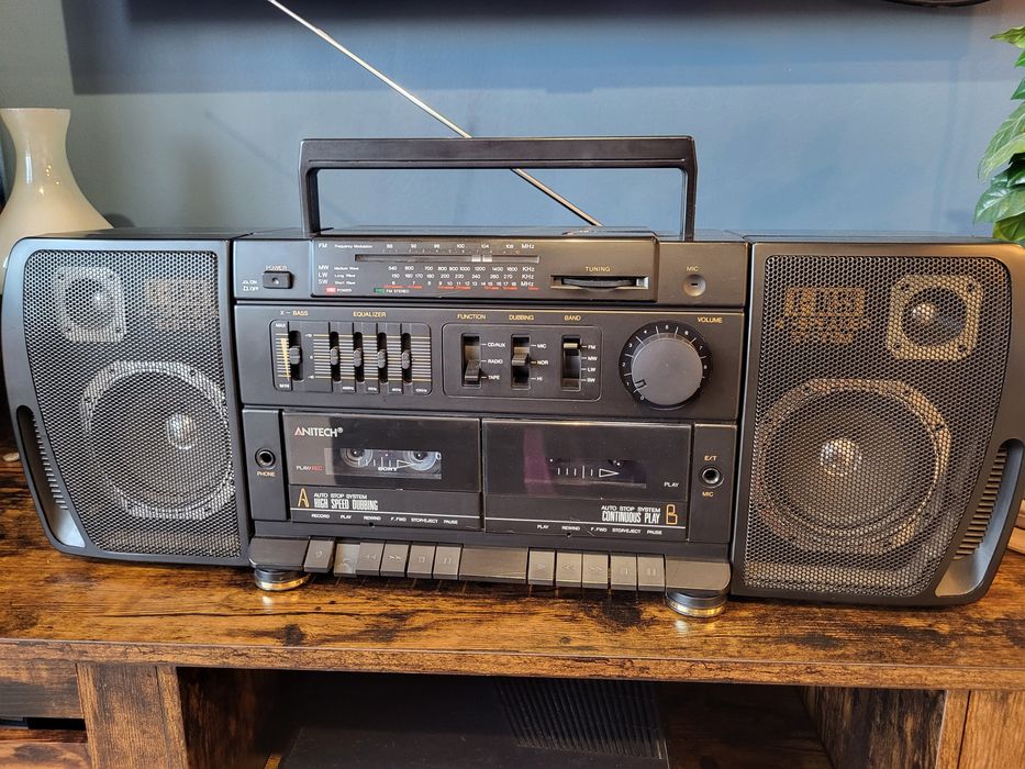 Boombox Anitech STRR
