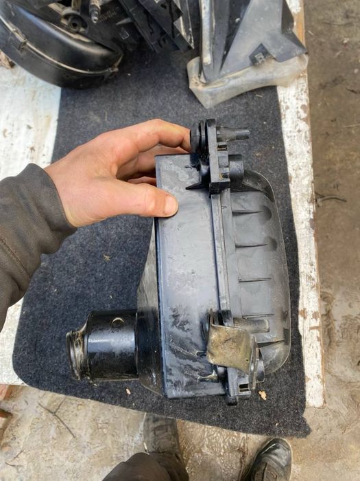 Корпус повітряного фільтра Ваз інжектор цілий