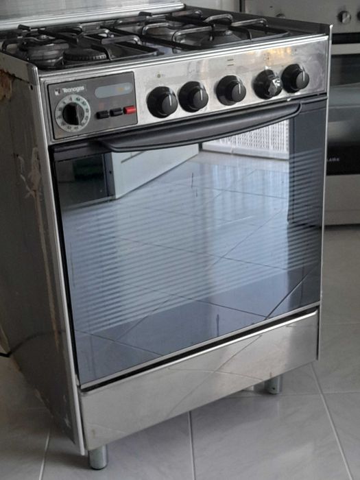 Fogão a gás marca tecnogas com forno e 4 bicos