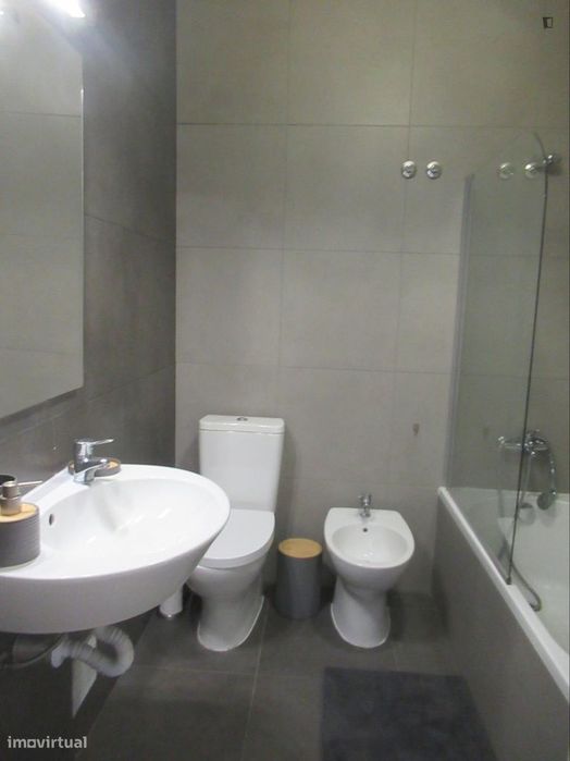 Quarto - localizado em Lumiar Lisbon