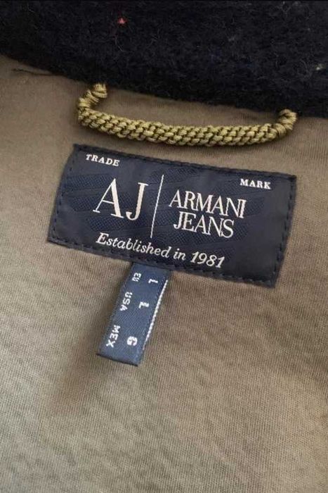 Casaco masculino Armani Jeans em azul e verde militar – Tamanho L