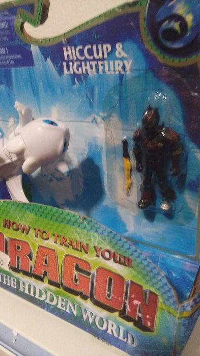 Dragão Light Fury com Figura Guerreiro – Novo em Caixa