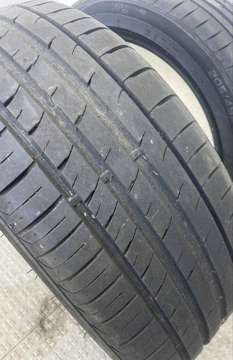 2 Pneus como novos