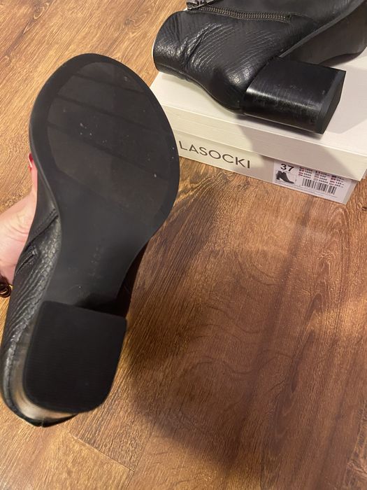 Czarne skórzane botki na obcasie Lasocki 37 viral jesień