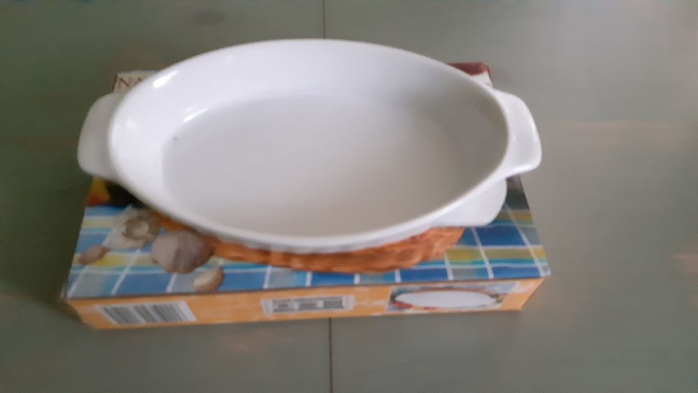 Naczynia żaroodporne 20 cm.-2 sztuki