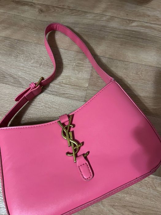 Сумка рожевого кольору бренду ysl шкіра