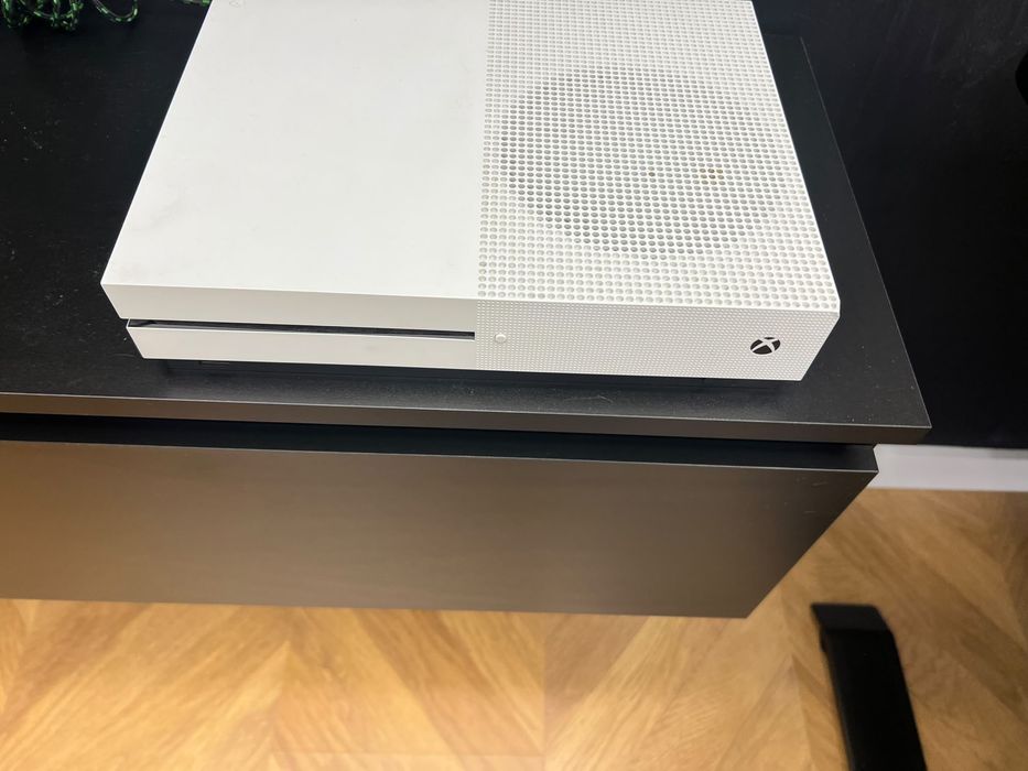 XBOX one 1TB Konsola