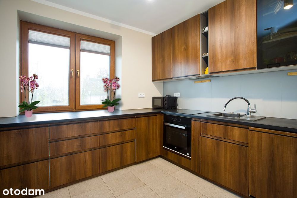 Ludwinów: 247m² domu + 170m² hal na działce 25a