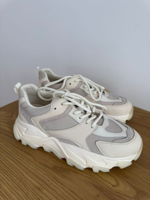 Nowe sneakersy 38 Togoshi beżowe eko skóra