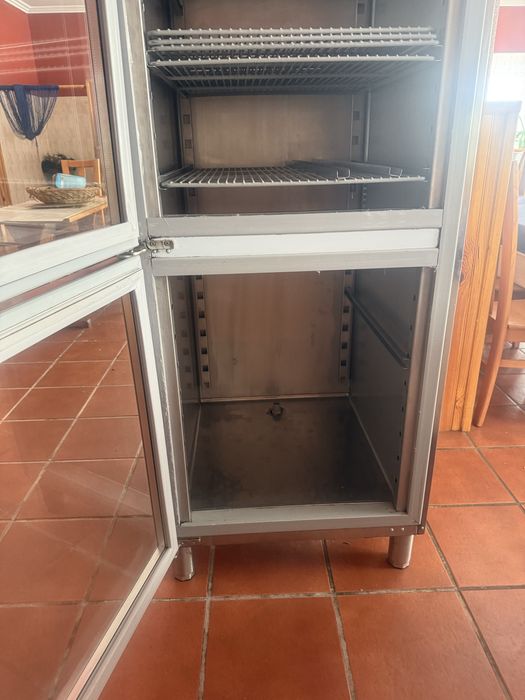 Vitrine Refrigeradora para sobremesas ou vinhos  FAGOR como nova