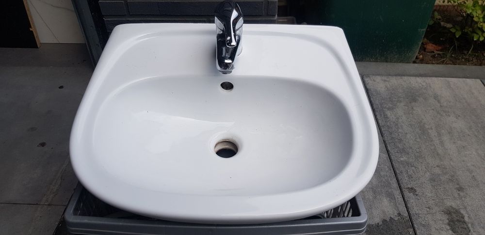 Umywalka Cersanit 49x43, bateria gratis