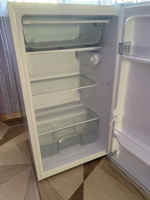 Продам  холодильник . Новий.