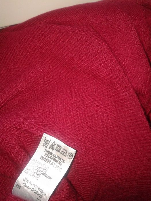 Piękny mięciutki sweterek -nietoperz:-) kolor czerwonego wina, rozm.12