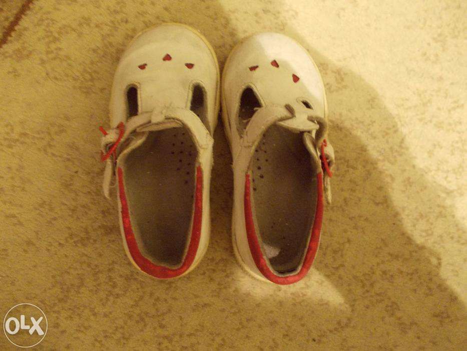 pantofelki dziewczęce serduszka roz. 16