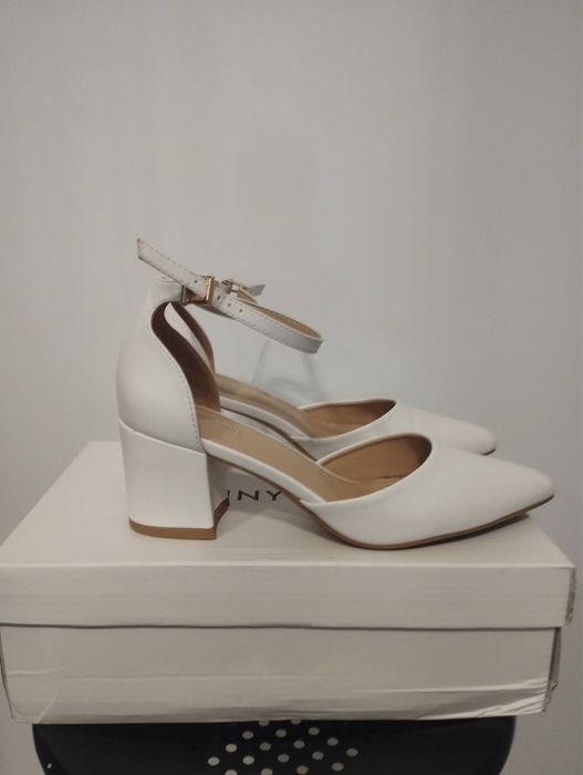 Buty biale r. 38