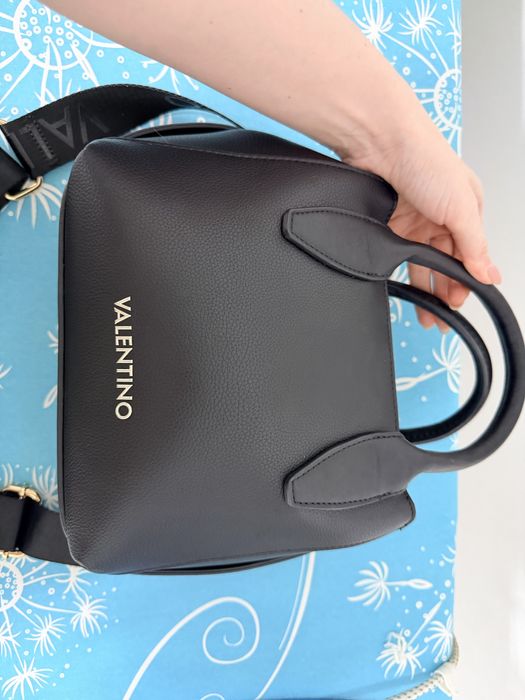 Продам женскую сумку от Valentino