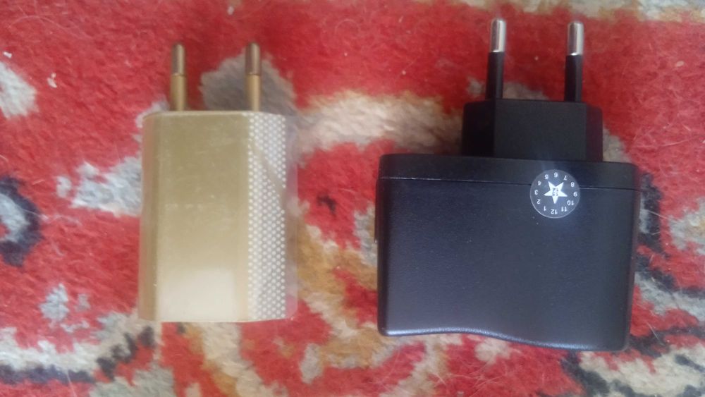 Зарядные устройства Дата кабели. Старые модели. Корпуса.