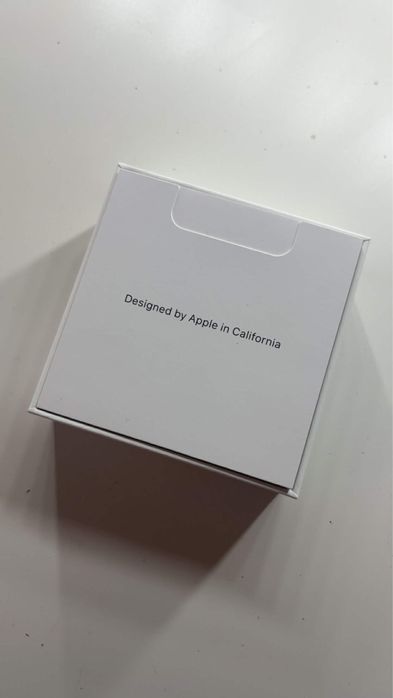Etui ładujące AirPods 4. generacji ANC