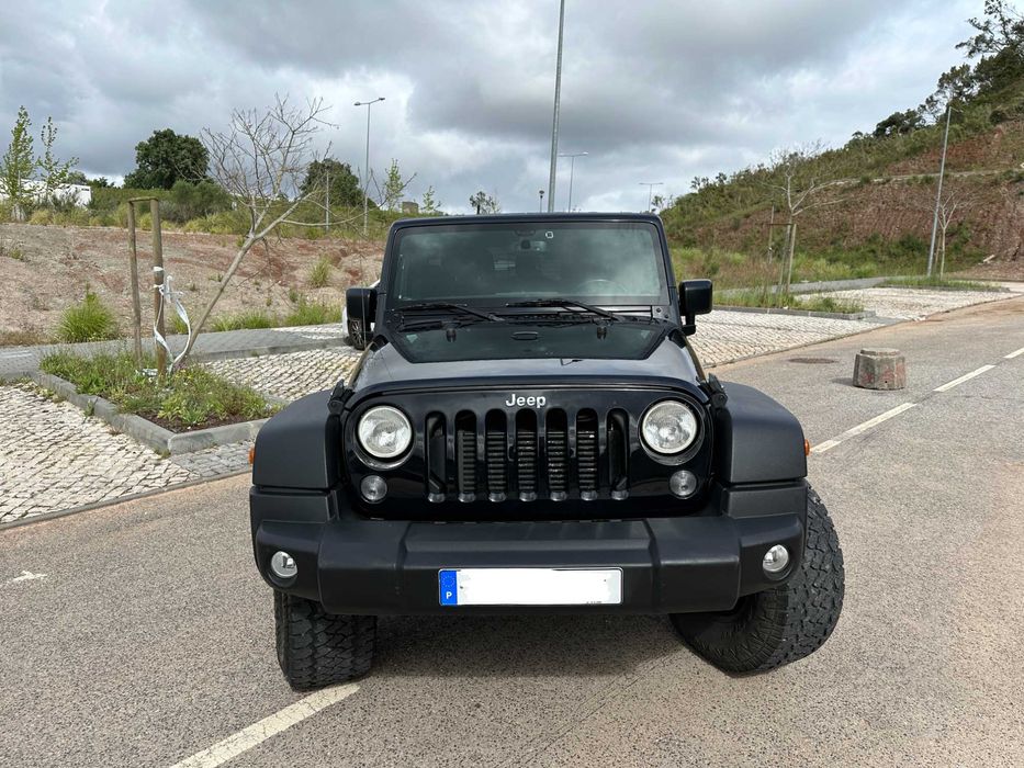 JEEP Wrangler Unlimited 2.8CRD Longo Manual Sahara