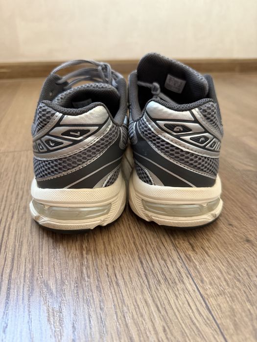 Кросівки чоловічі ASICS (розмір 41.5)