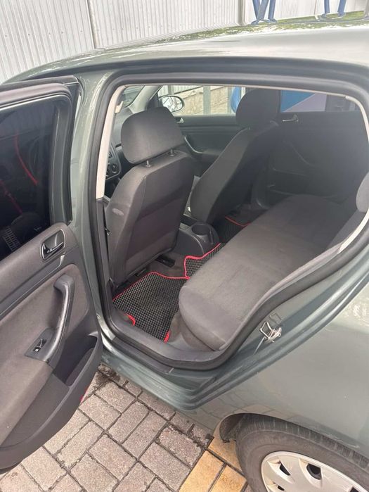 Продам Volkswagen Golf 5 • 2004 рік • 1.6 FSI