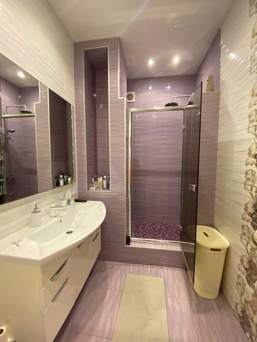 В продаже 2х кимнатна квартира Дача Ковалевского 101А .