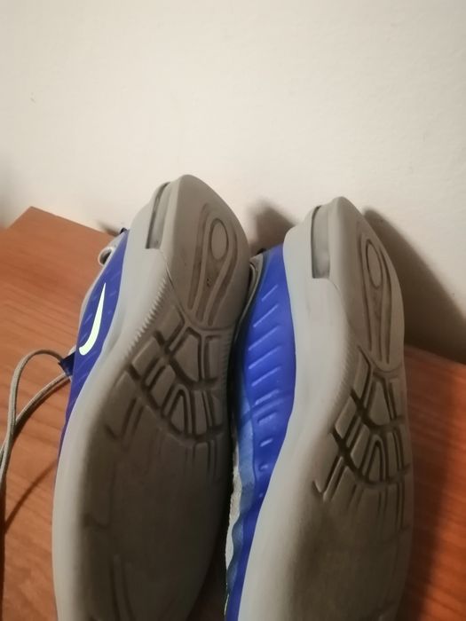 Buty Nike.   38.5