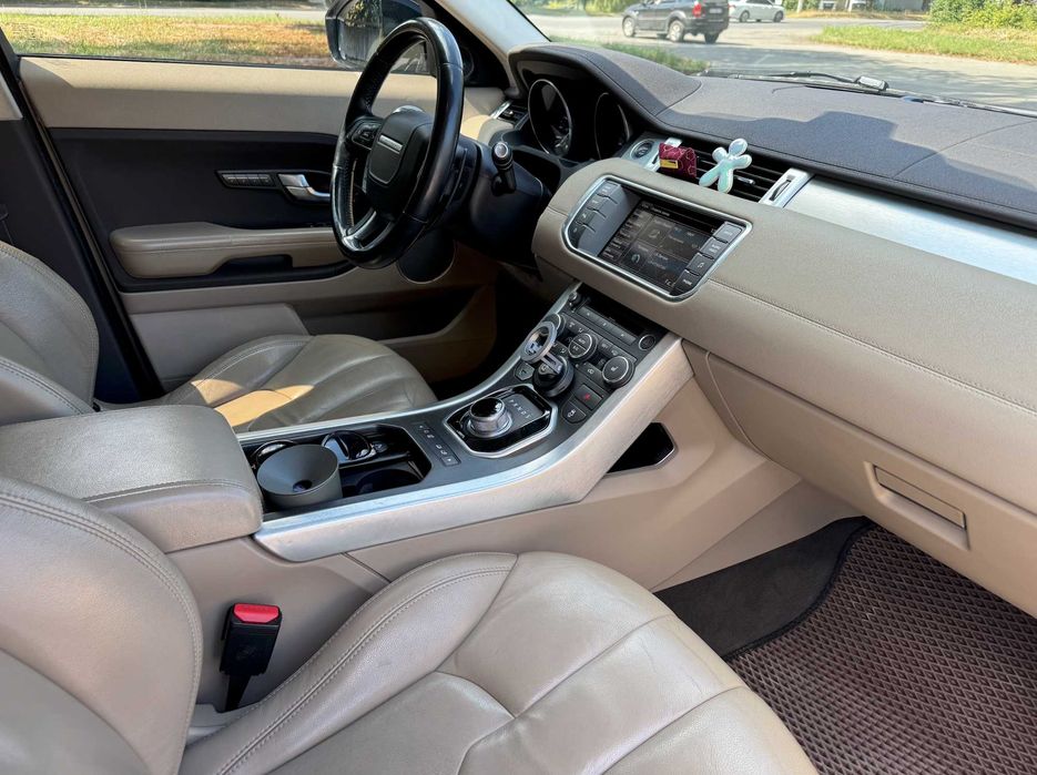 Продамо сімейний Range Rover Evoque з надійним дизельним двигуном 2.2.
