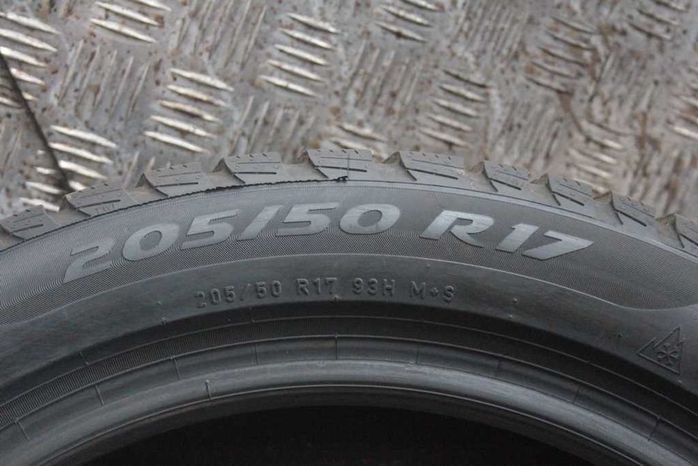 205/50/17 Pirelli Sottozero 3 205/50 R17 93H XL A01 2024r