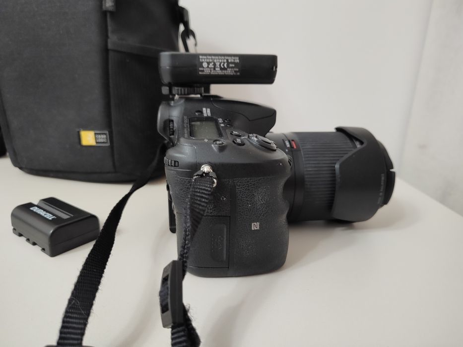 Sony A77 II + obiektyw 18–200 – niski przebieg