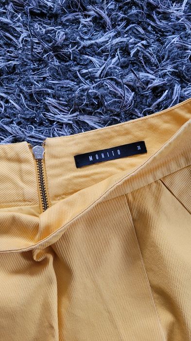 Żółta spódniczka Mohito