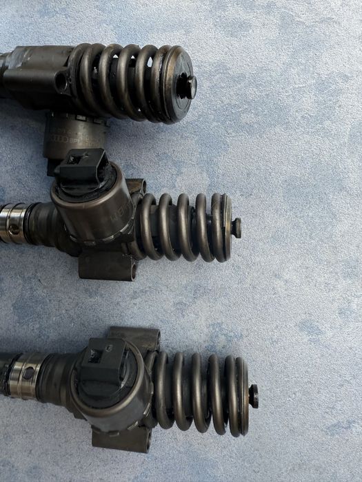 Pompwtryski 2.0 tdi Golf V A3 03g.130.073G+