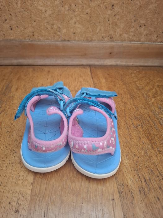 Босоножки Clarks на девочку разм.26 по стельке 16.5 см