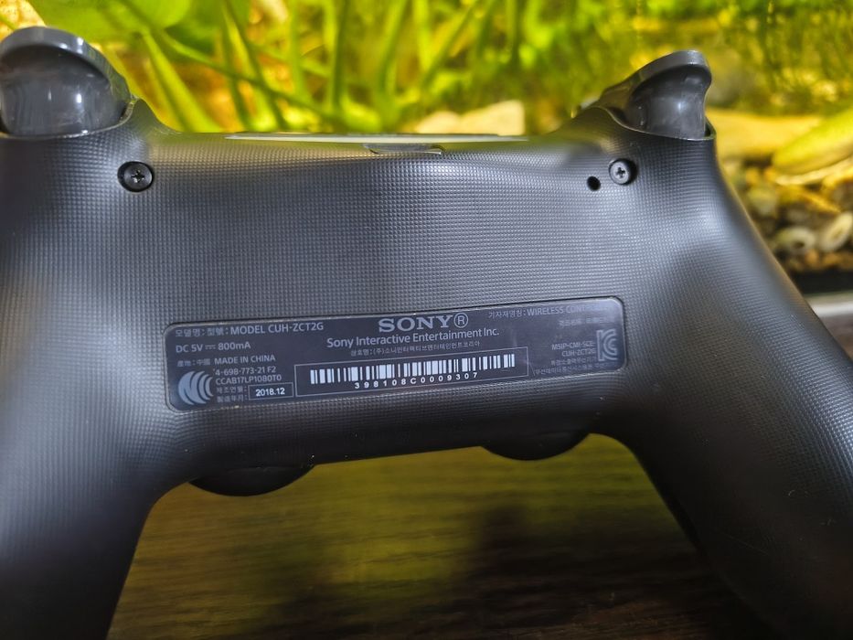 Dualshock 4 version 2 (Jet Black)