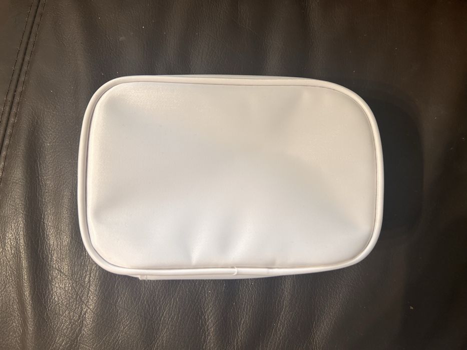 Kosmetyczka L’Occitane – elegancka, podróżna