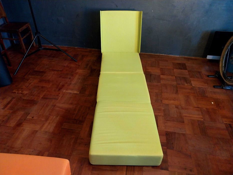 Duas Cadeiras Sofá Poltronas Cama desdobráveis!