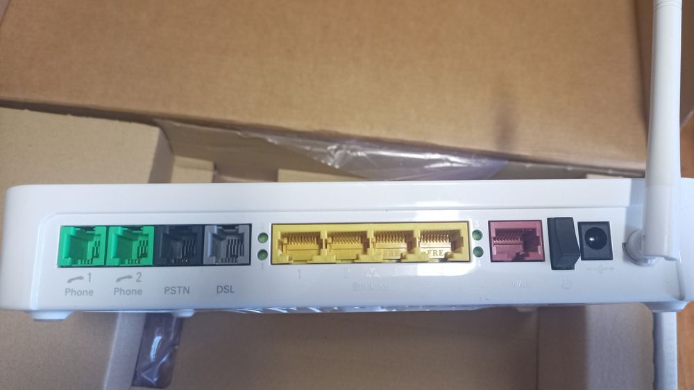 Router Cisco Air e Thomson TG