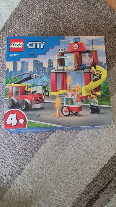 Lego city 60375 Remiza strazacka i woz strazacki