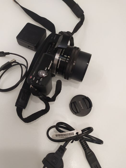 SONY Альфа 5000. 3.5-5.6/16-50 новый. 20.1 mega pixel. WI FI