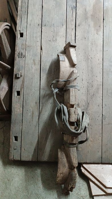 Carro de bois e outras antiguidades