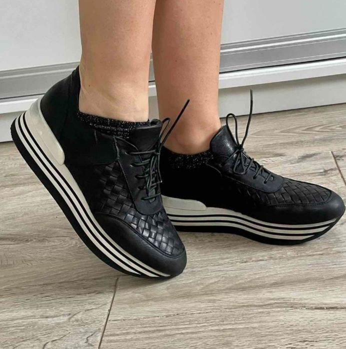 Кроссовки туфли Laura bellariva