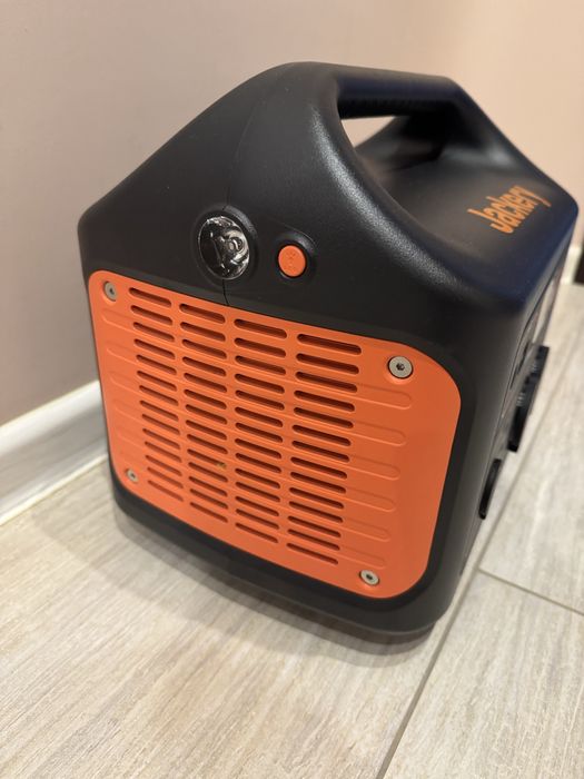 Портативна зарядна станція Jackery explorer 1000 EU