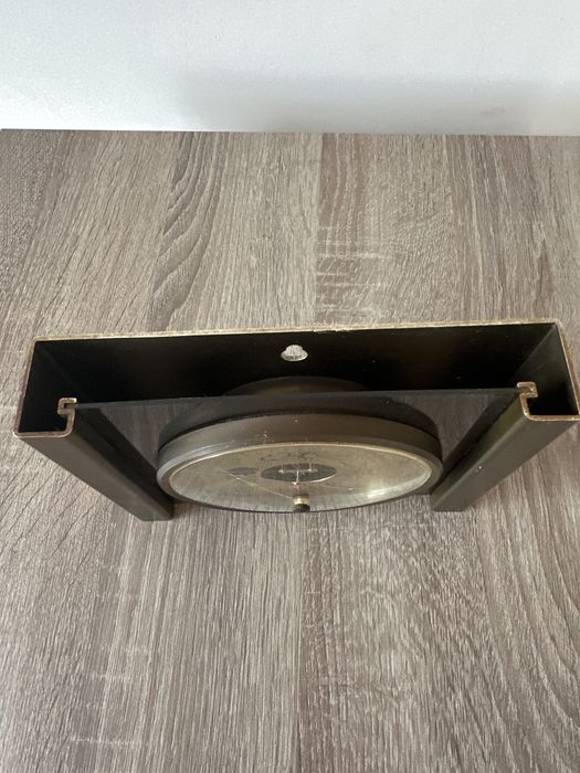 Барометр с термометром