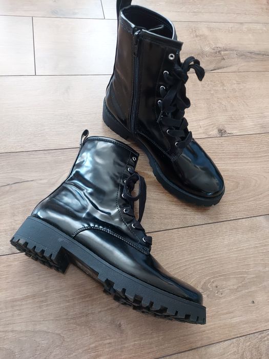 Sznurowane lakierowane botki trzewiki H&M 37