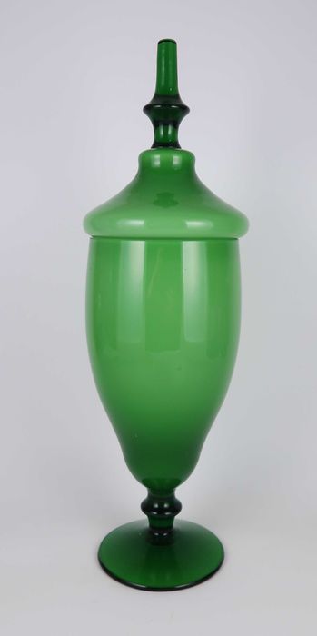 Bomboneira antiga em vidro Opalino