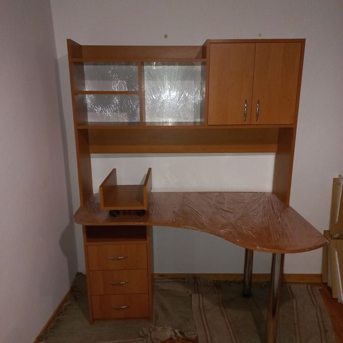 Продається стіл компьютерний.