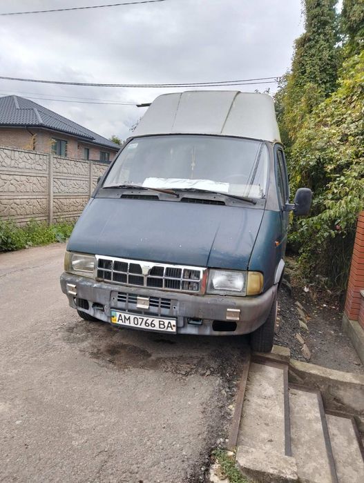 Автомобіль Газель 2001 року 9 місць.