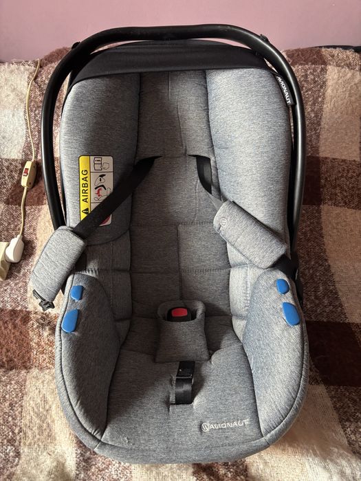 Fotelik samochodowy  / nosidlo  avionaut pixel z bazą isofix